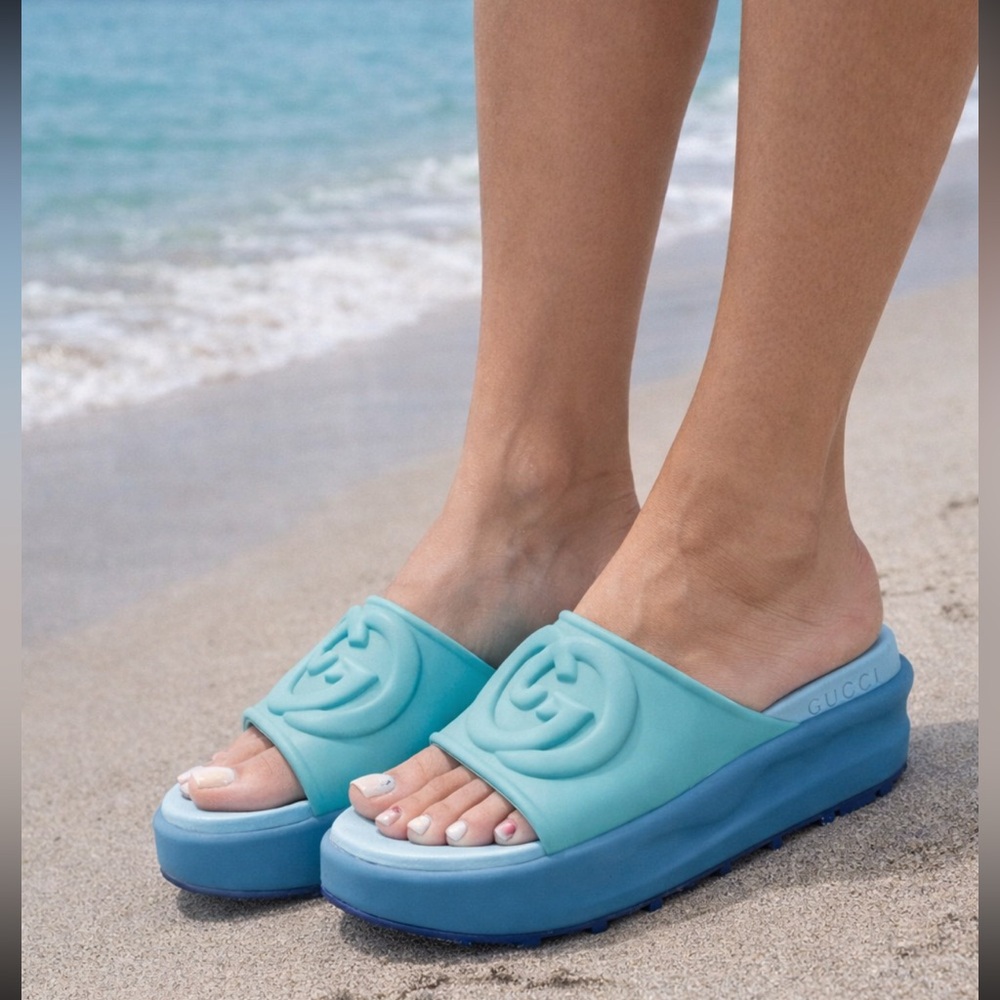 Blue slides - Picture 2 of 4